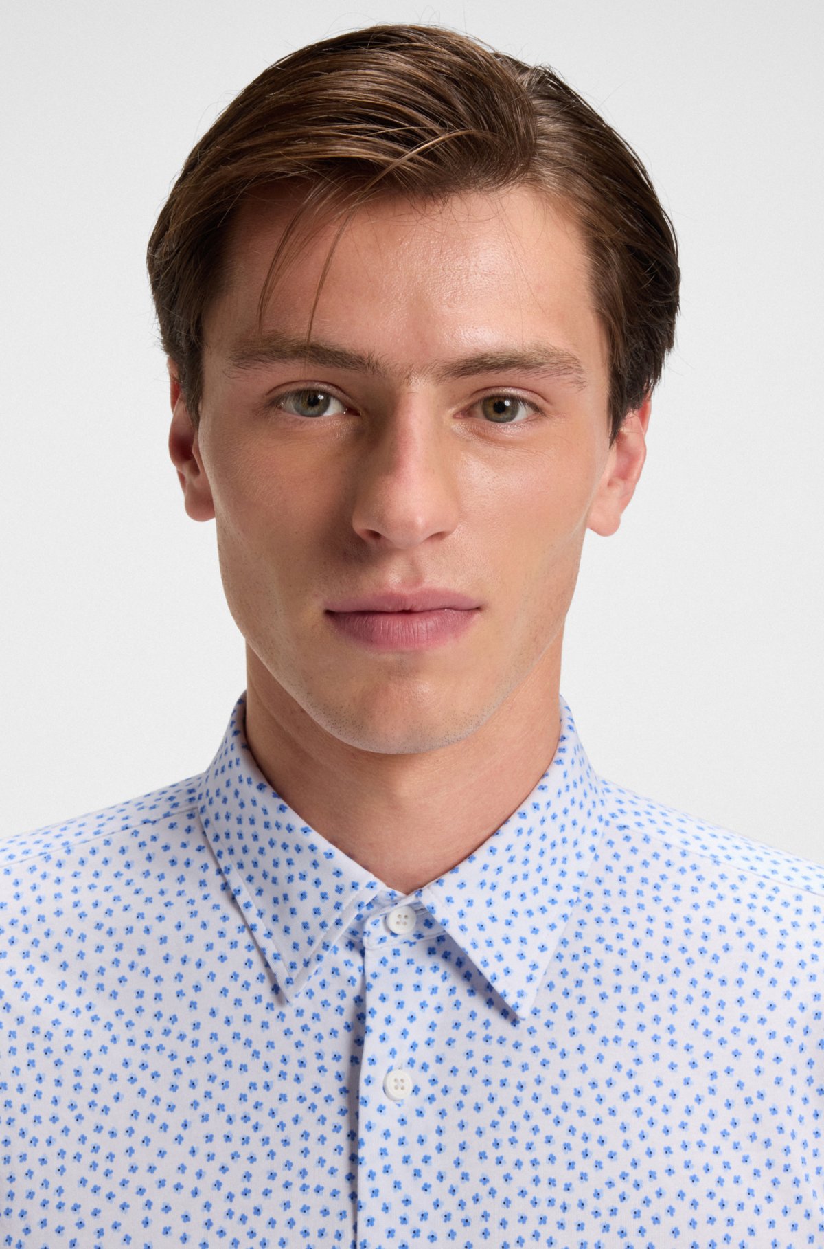 Camisa entallada estampada en mezcla de algodón