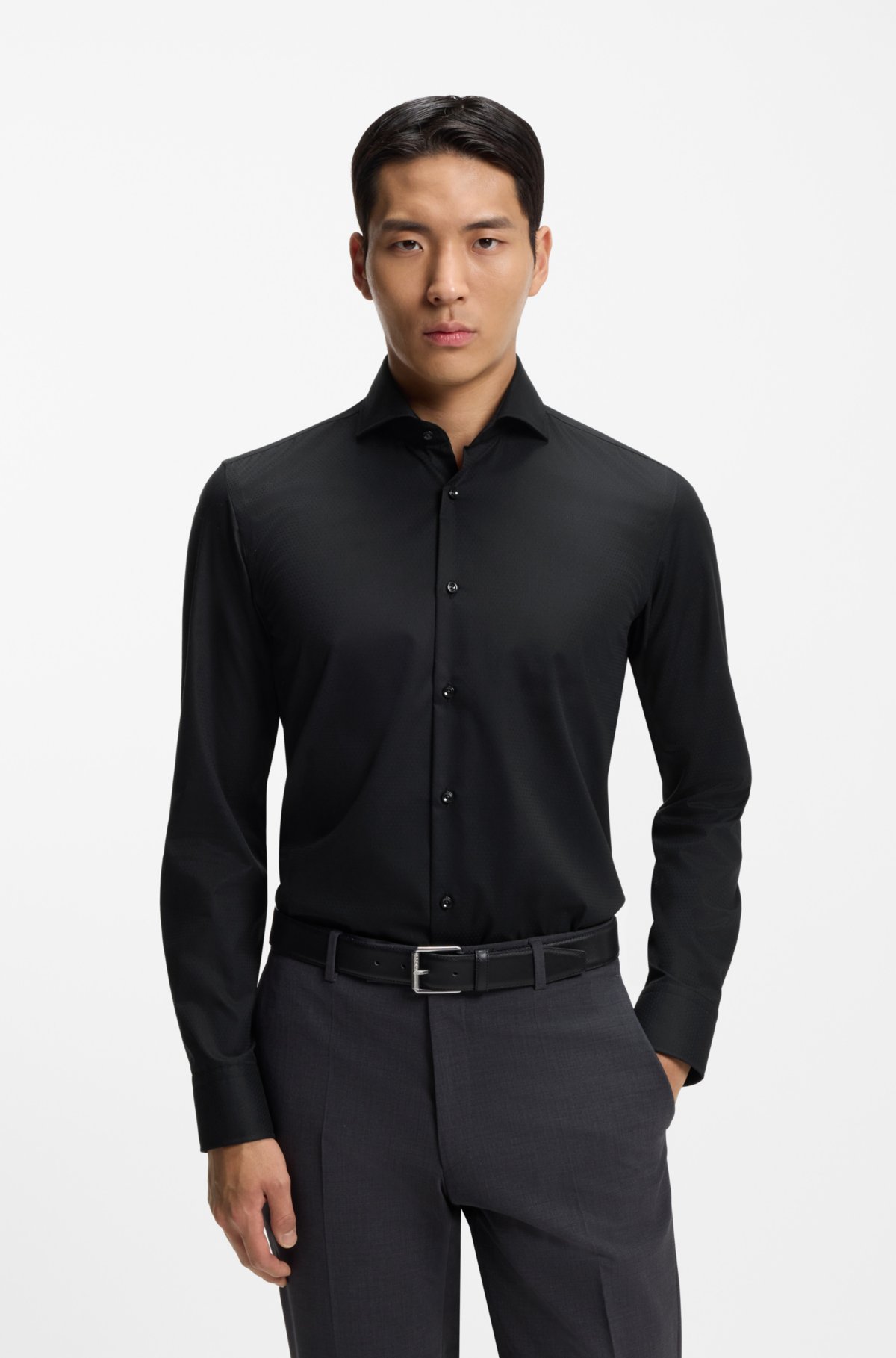 Camisa ajustada resistente a arrugas en tela de lino de algodón
