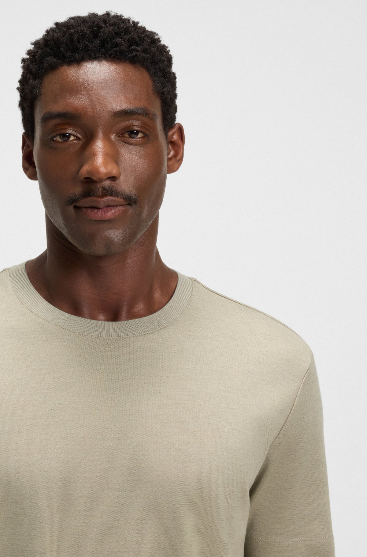 Camiseta de corte regular en algodón mercerizado y seda