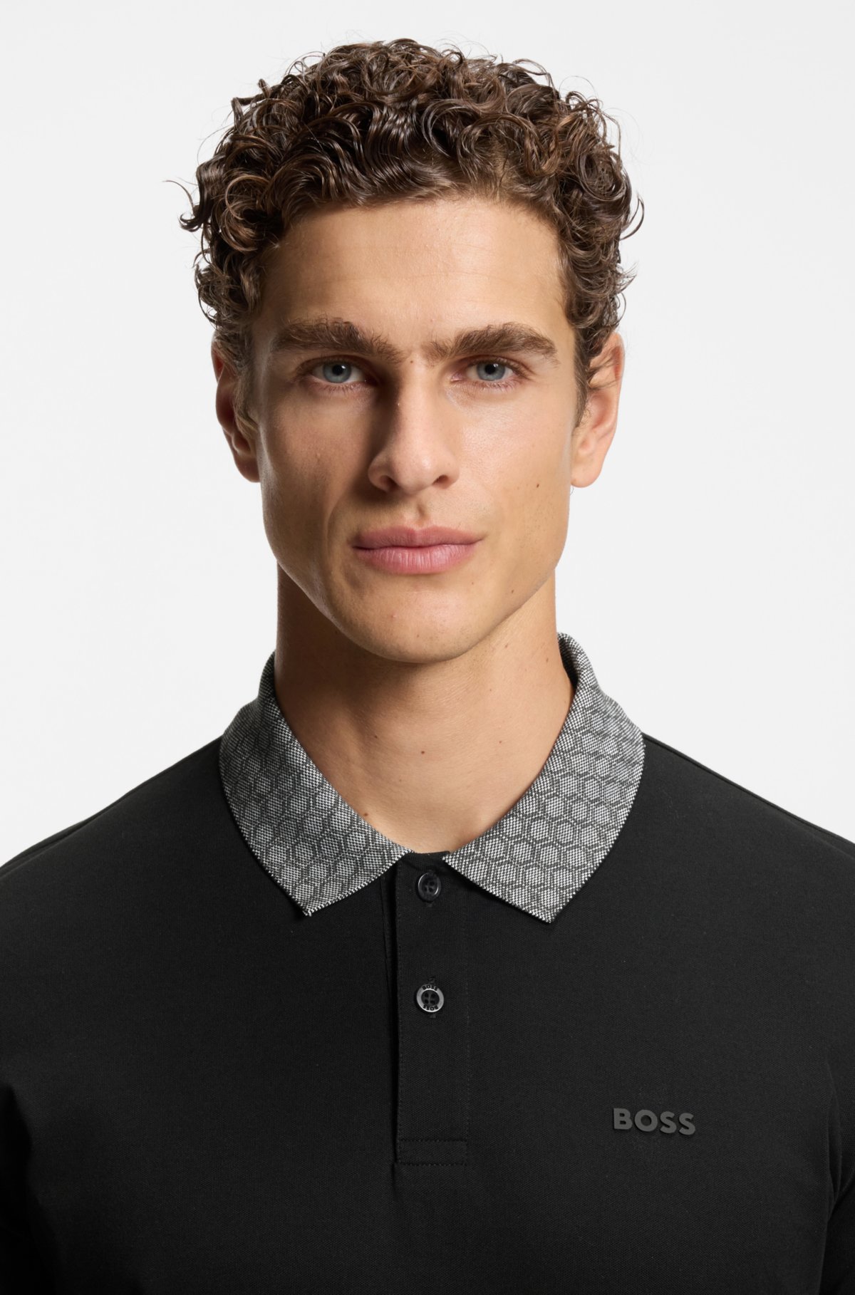 Camiseta de piqué de algodón elástico con estampado hexagonal