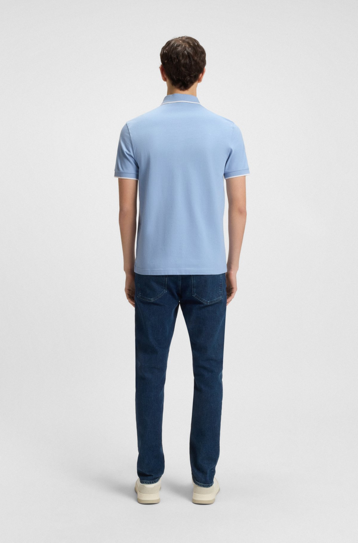 Camiseta de polo ajustada con parche de logotipo en algodón elástico