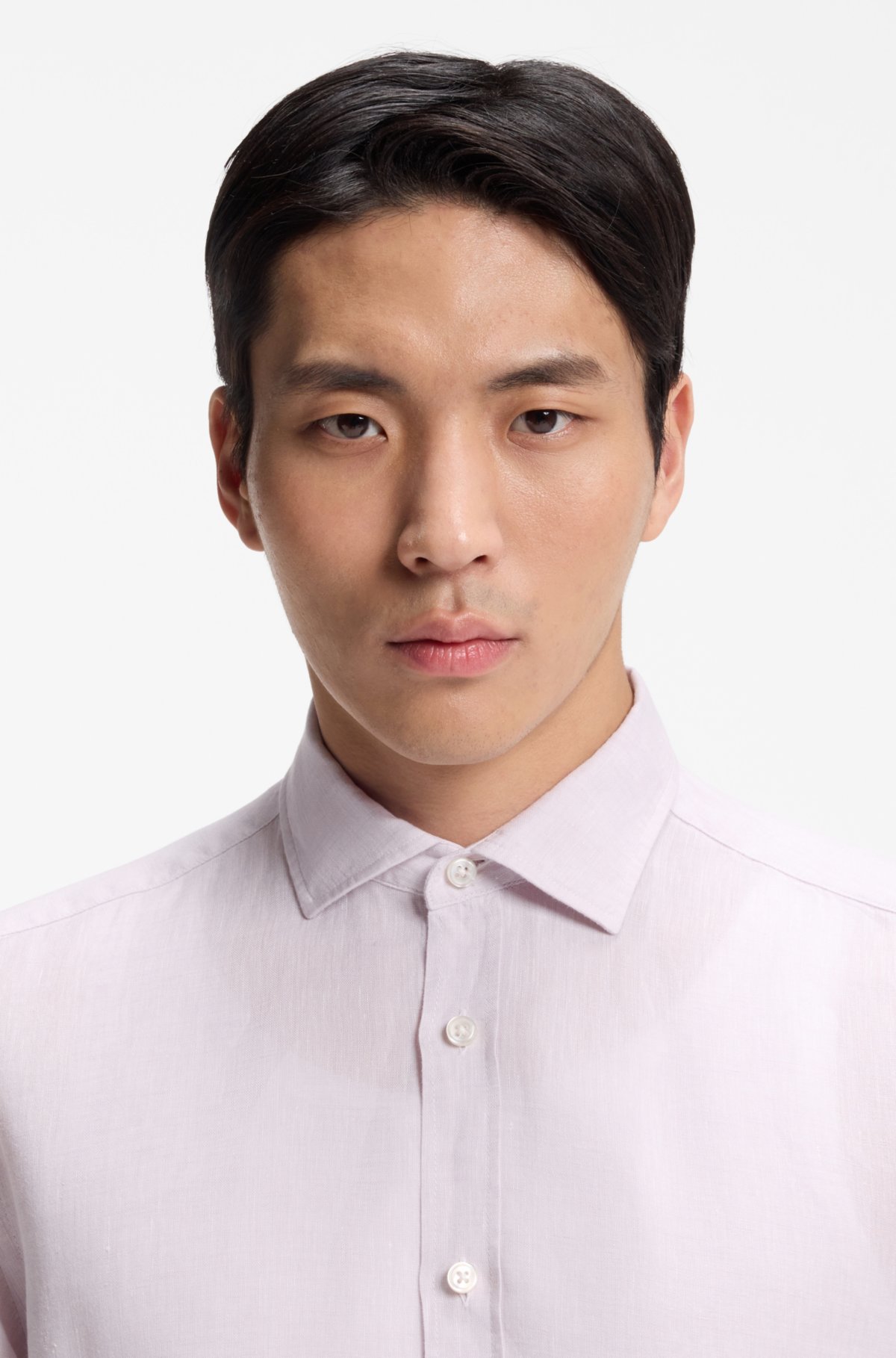 Camisa de corte regular en lino lavado