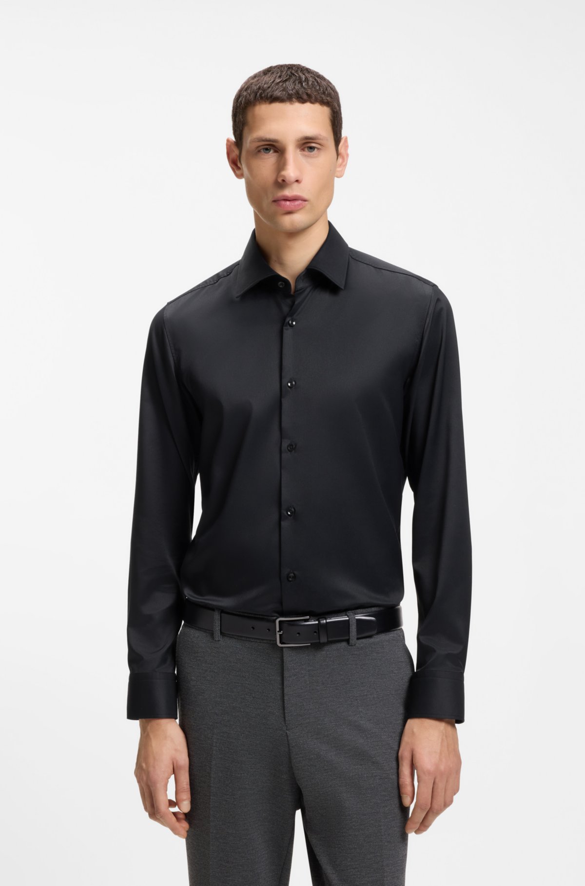 Camisa ajustada de tela elástica de alto rendimiento