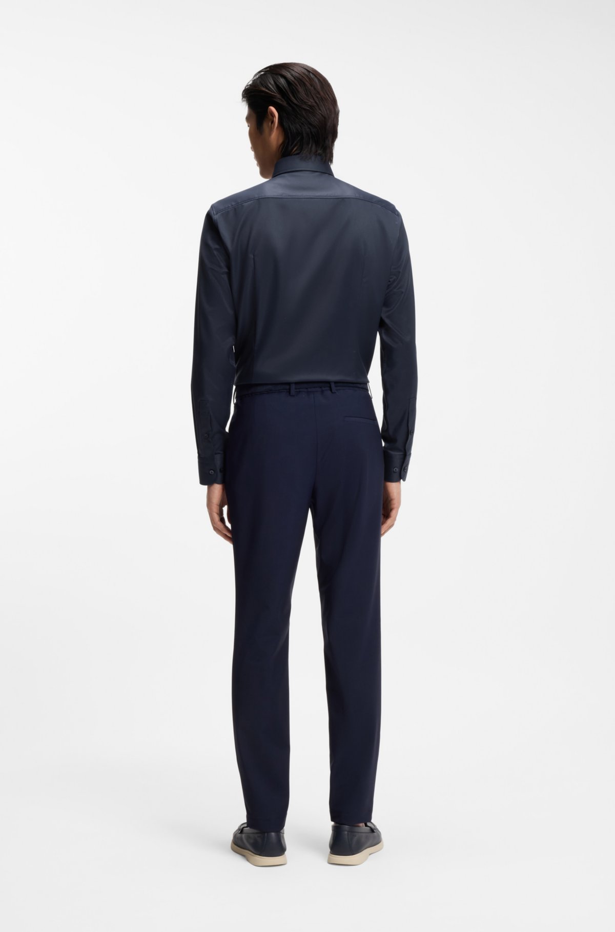Camisa ajustada de tela twill con elasticidad avanzada