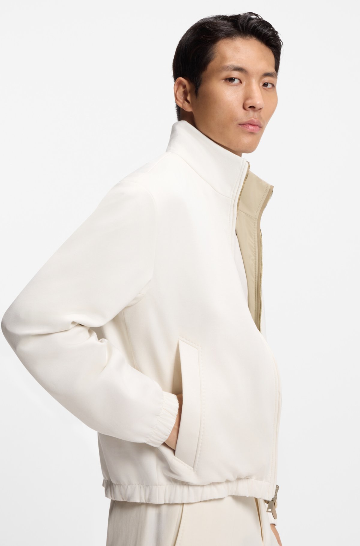 Chaqueta reversible en tejido con acabado suave