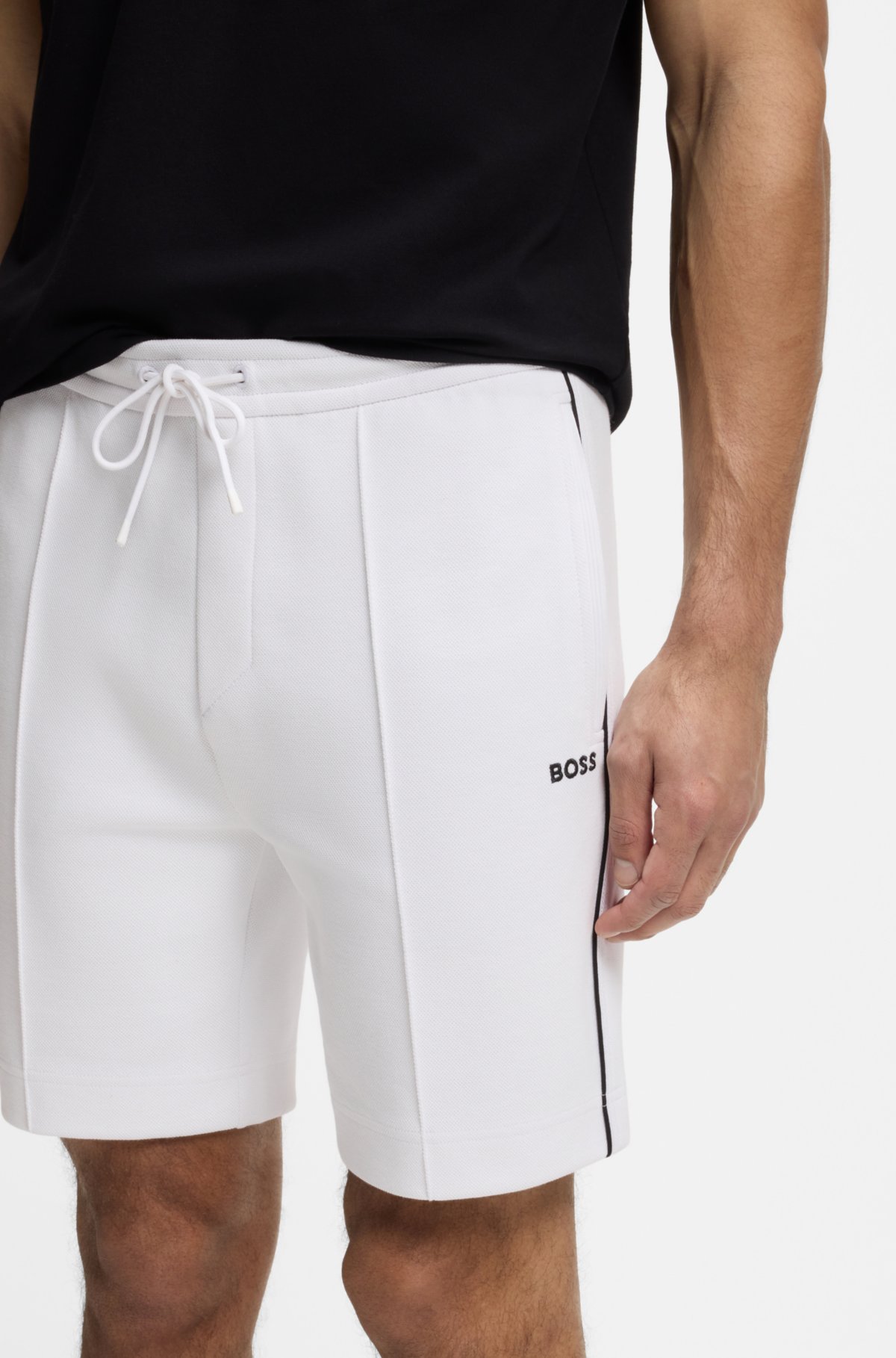 Pantalones cortos con detalles de costura en mezcla de algodón
