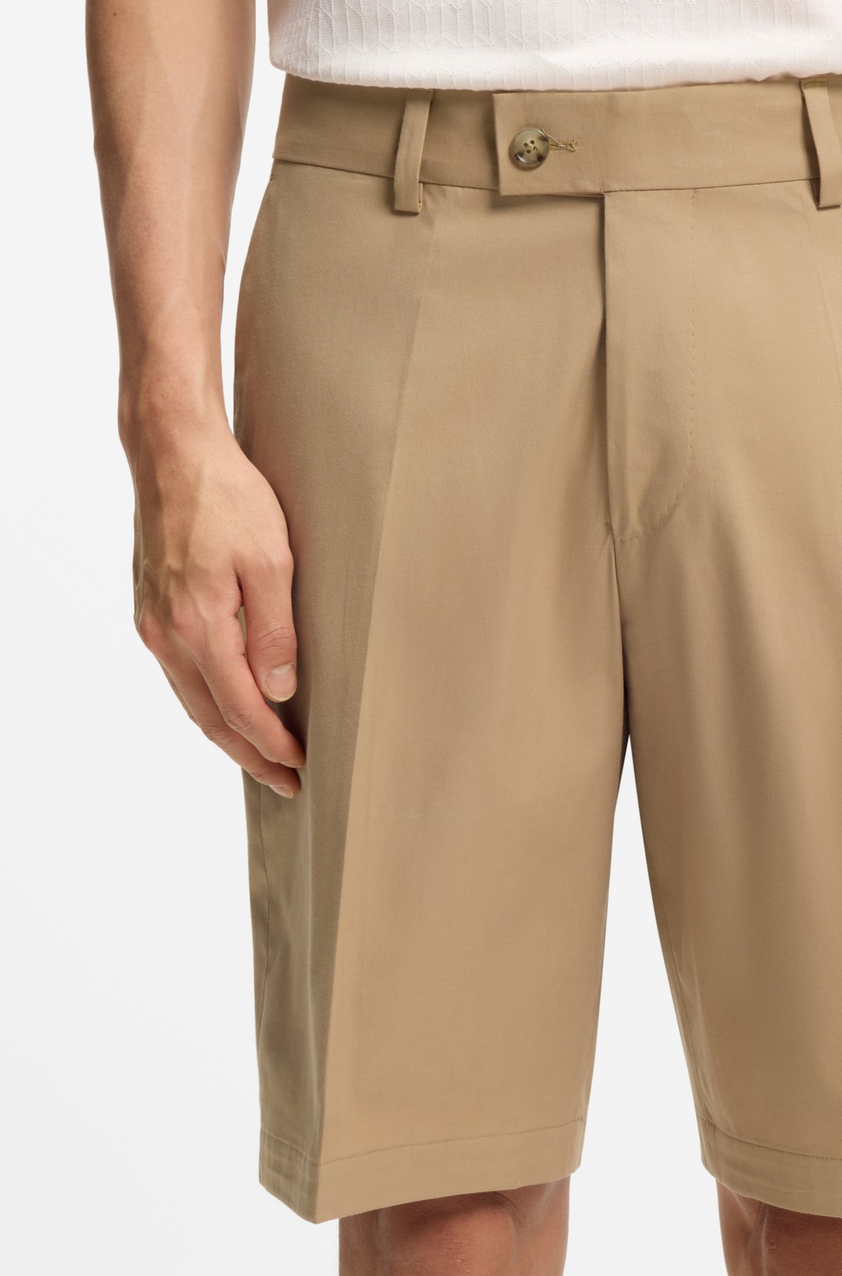 Pantalones cortos con corte entallado en algodón, seda y elastano