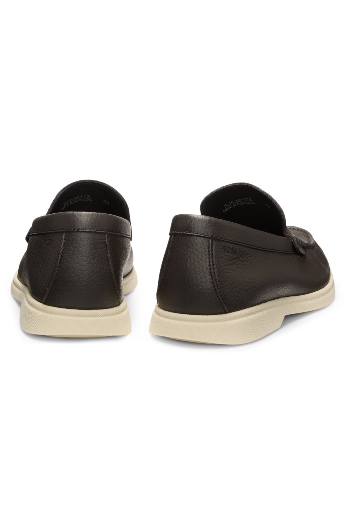 Mocasines con detalle de logo en cuero envejecido