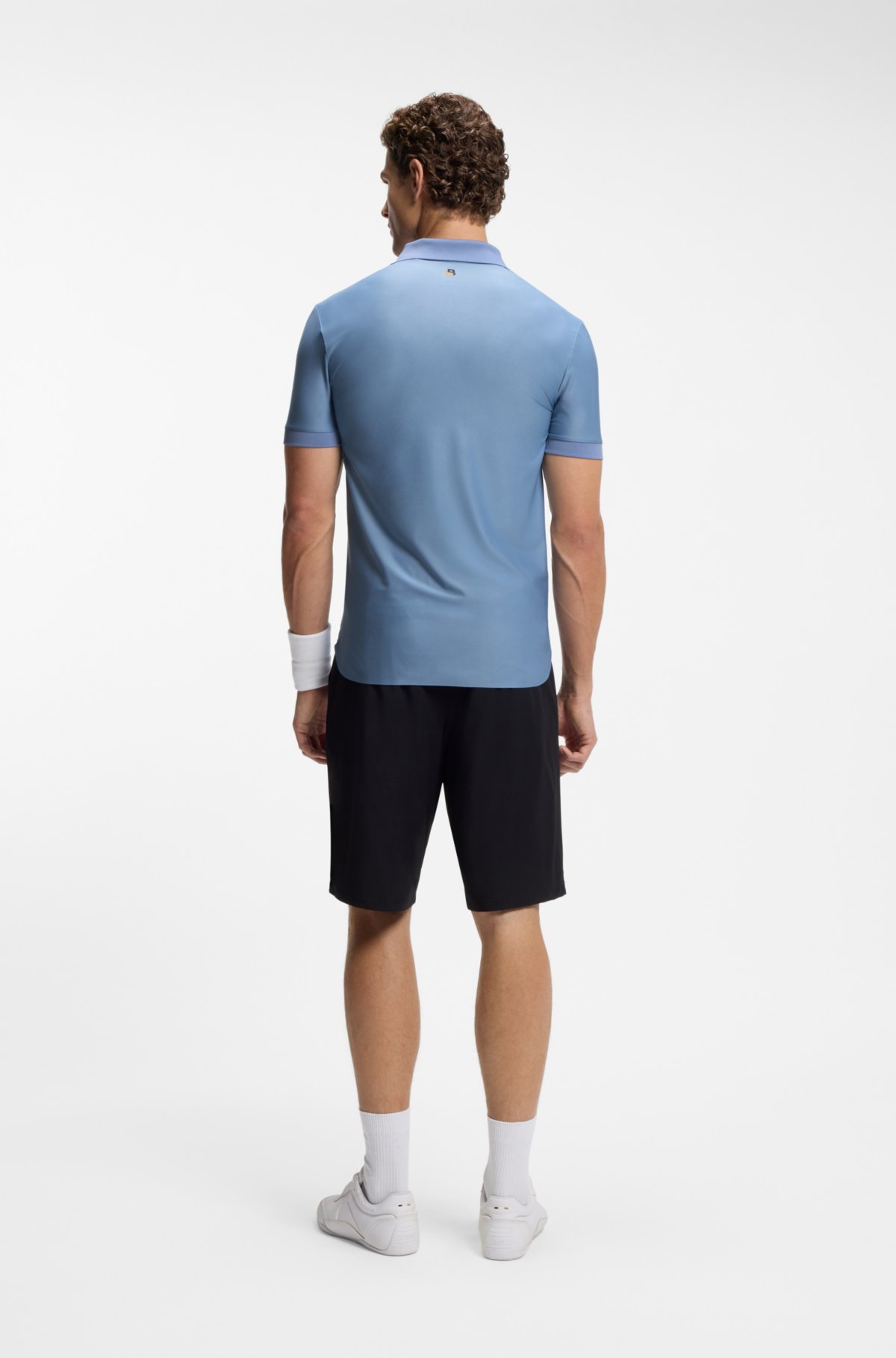Camiseta de piqué con estampado activo y corte ajustado con elasticidad en cuatro direcciones