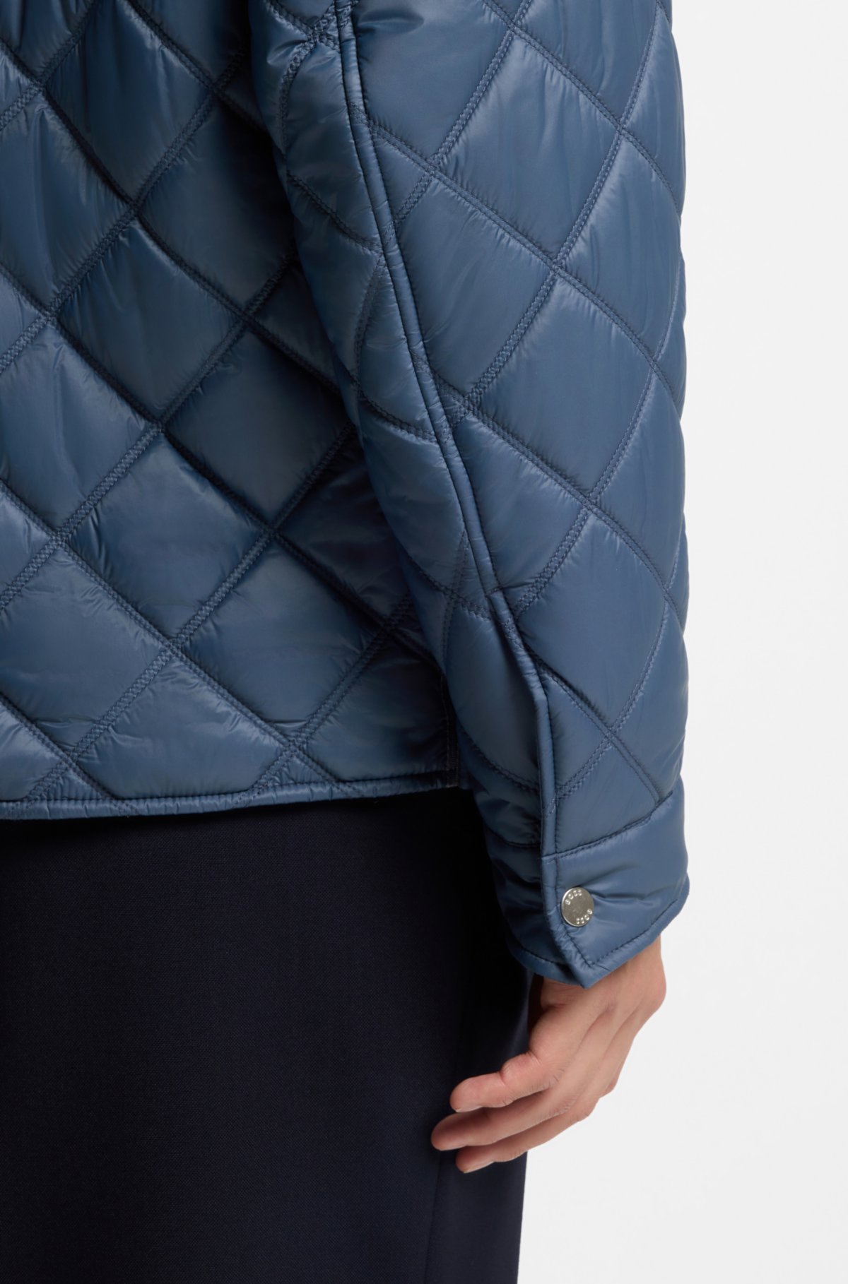 Chaqueta repelente de agua con relleno mixto