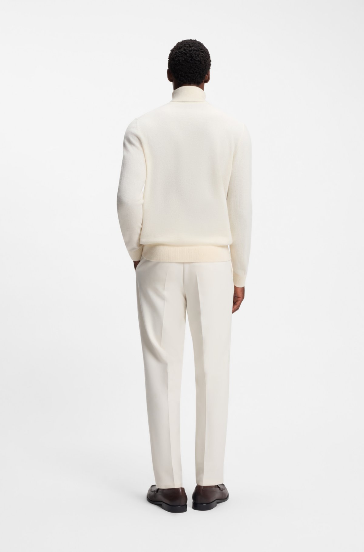 Sweater de cuello vuelto en cachemira
