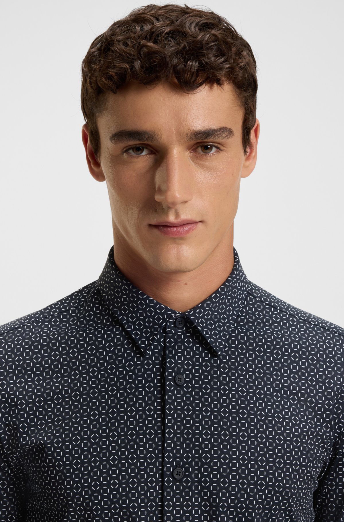 Camisa ajustada estampada en jersey de alta elasticidad italiana