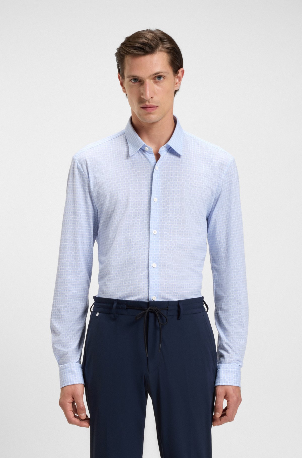 Camisa entallada estampada en tejido flex-weave