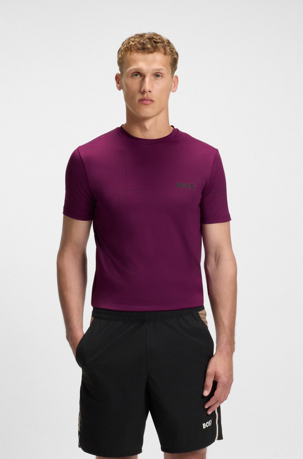 Camiseta ajustada de gestión de humedad activa en jersey elástico