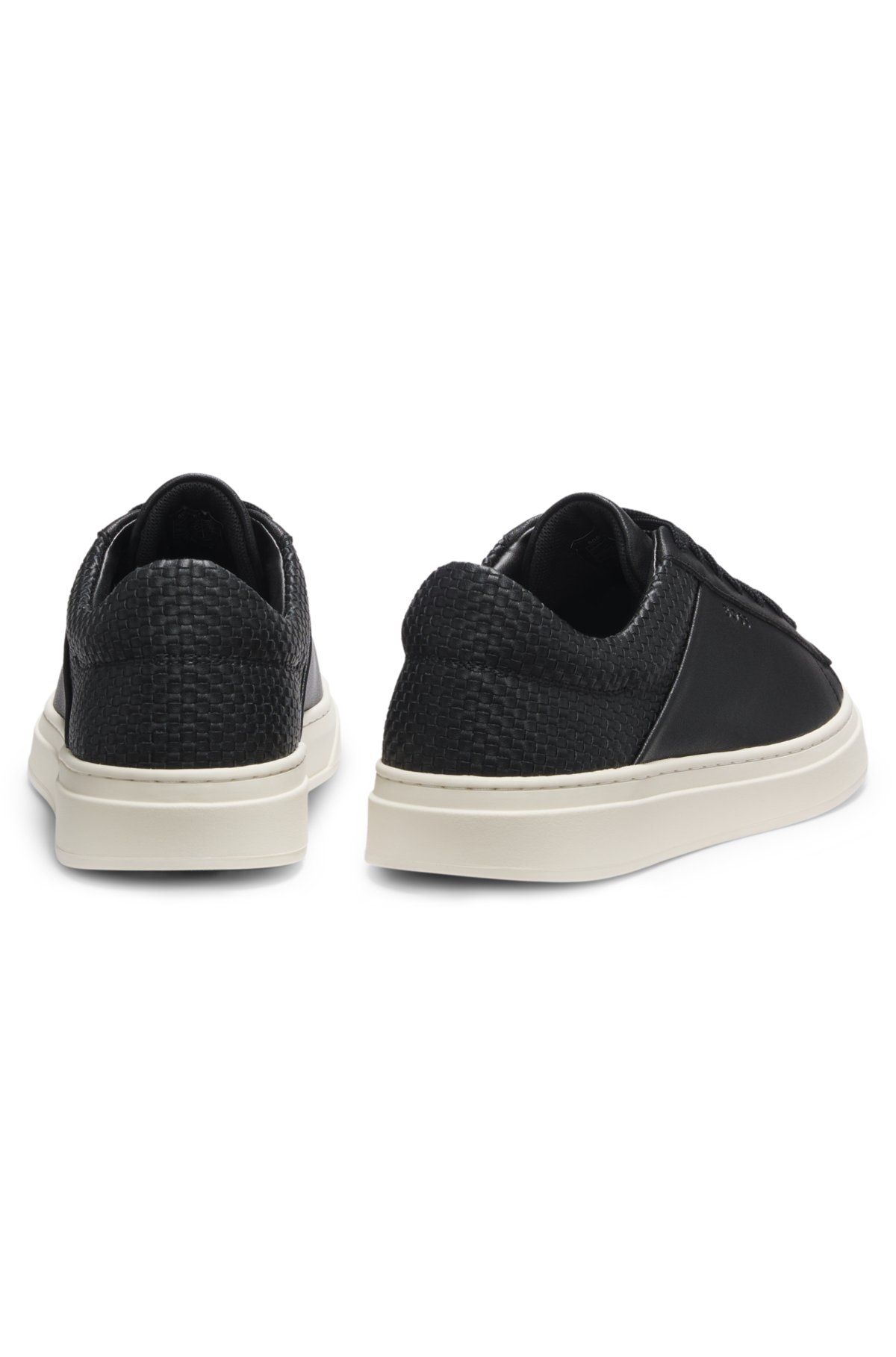 Zapatillas bajas con efectos tejidos y envejecidos