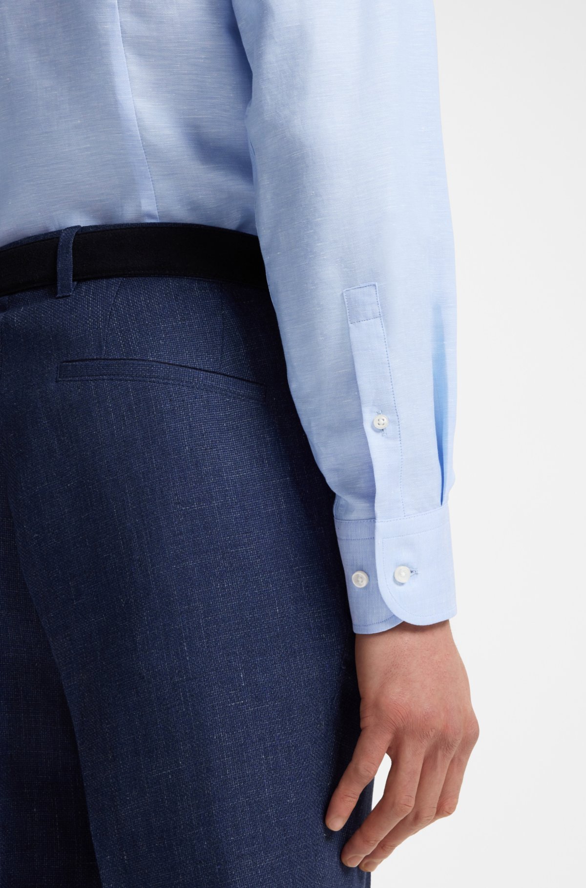 Camisa ajustada de tejido sarga mezclada con lino