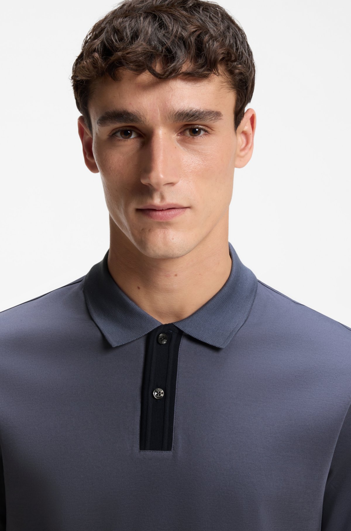 Camiseta polo con detalles de rayas en algodón mercerizado