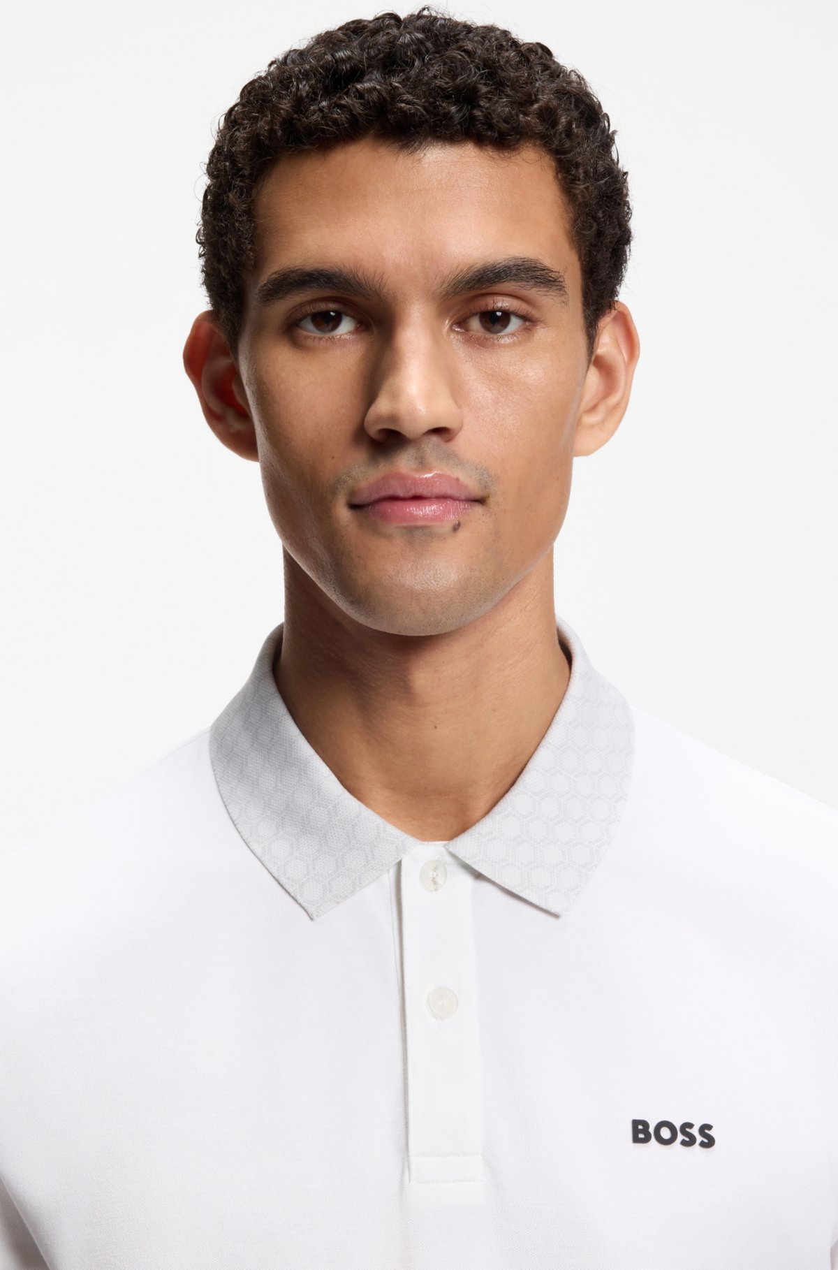 Camiseta de piqué de algodón elástico con cuello de estampado hexagonal