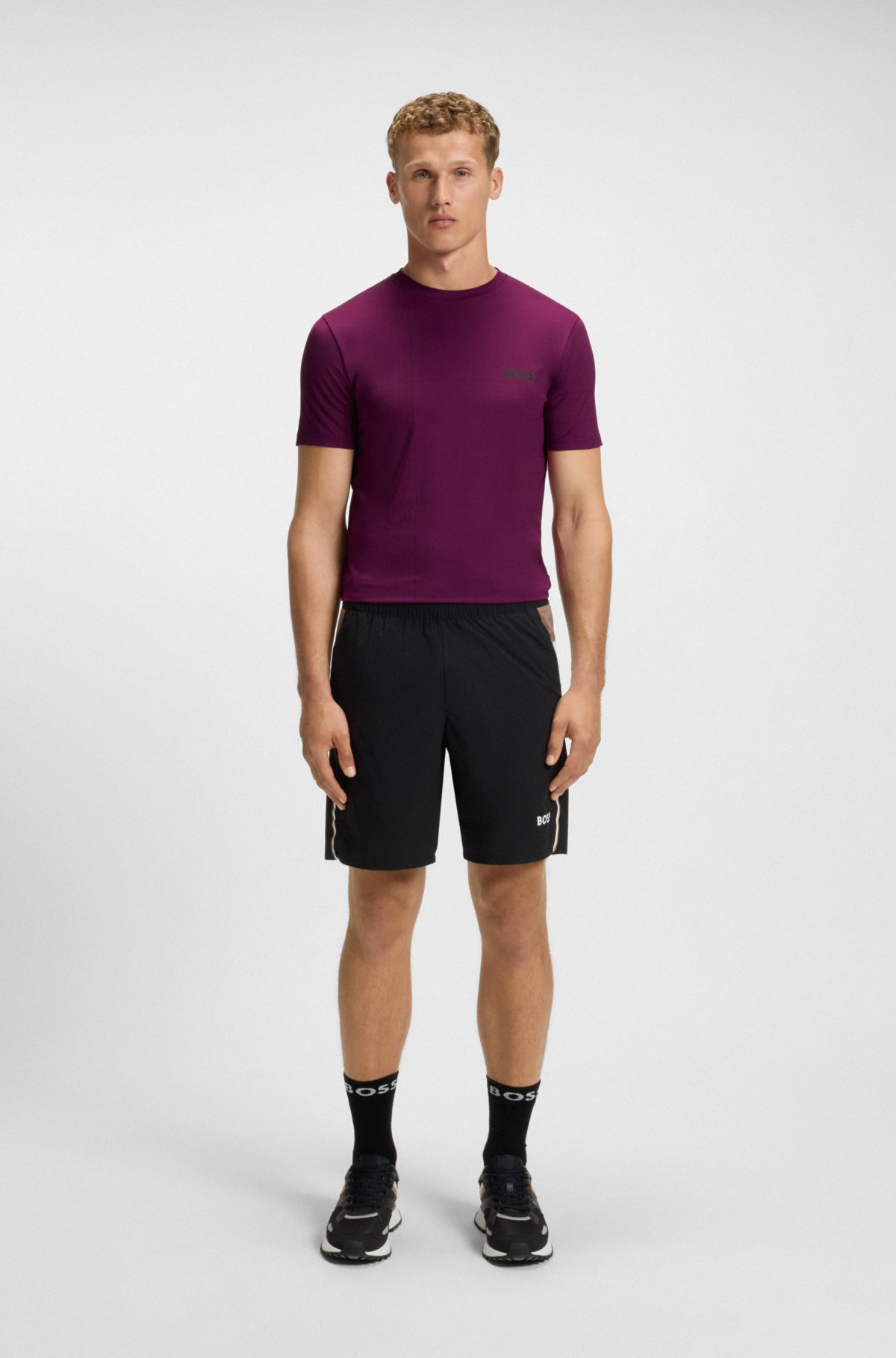 Camiseta ajustada de gestión de humedad activa en jersey elástico