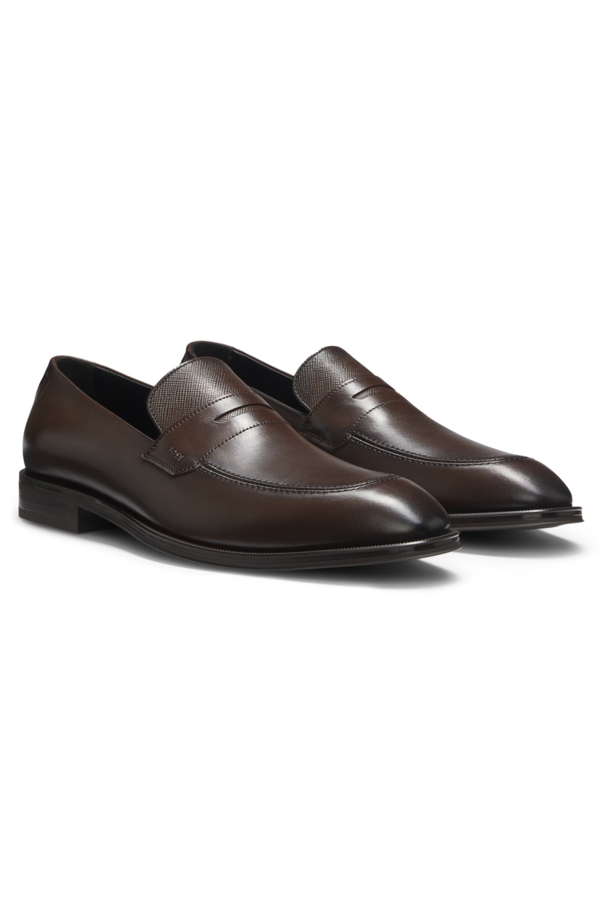 Mocasines de cuero con lengüeta texturizada