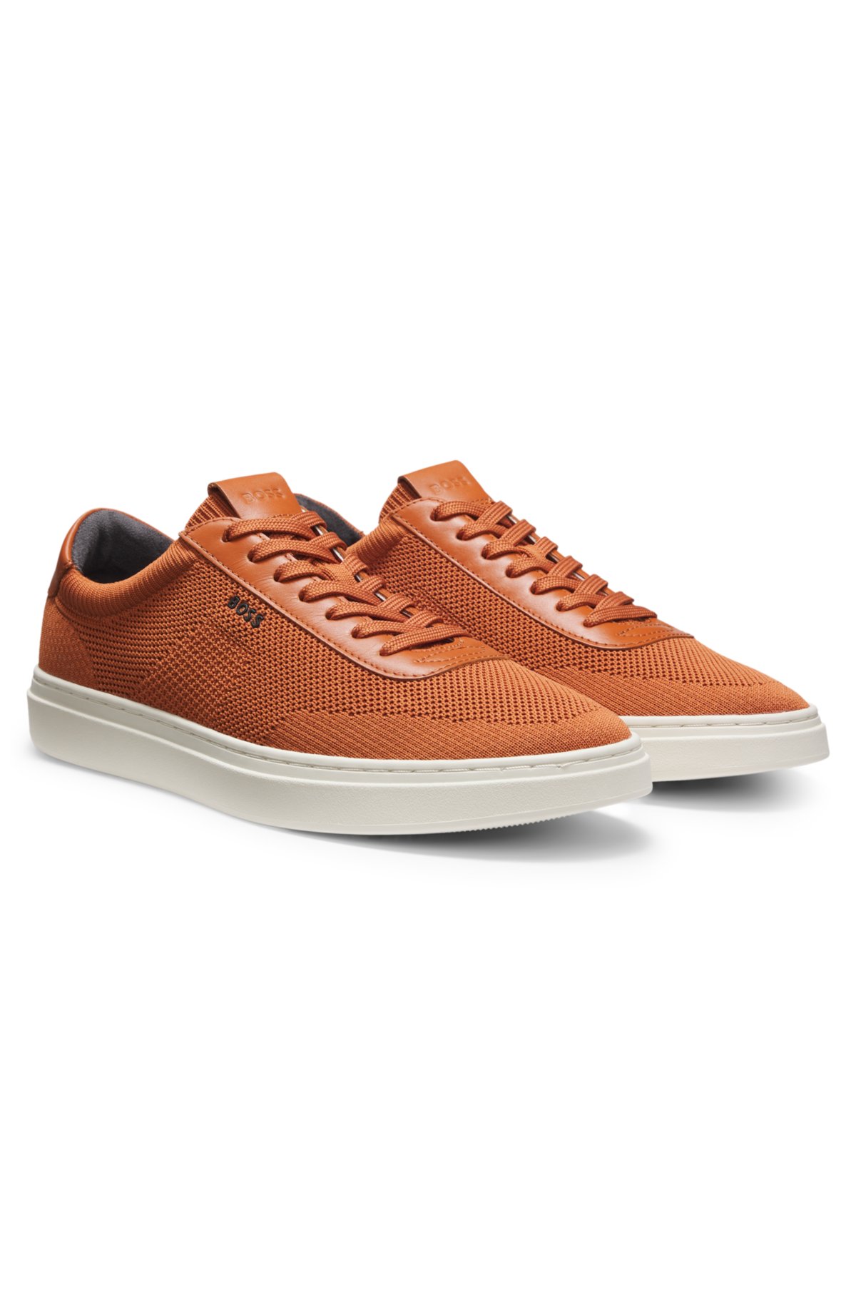 Zapatillas con cordones y partes superiores de punto con refuerzos de cuero