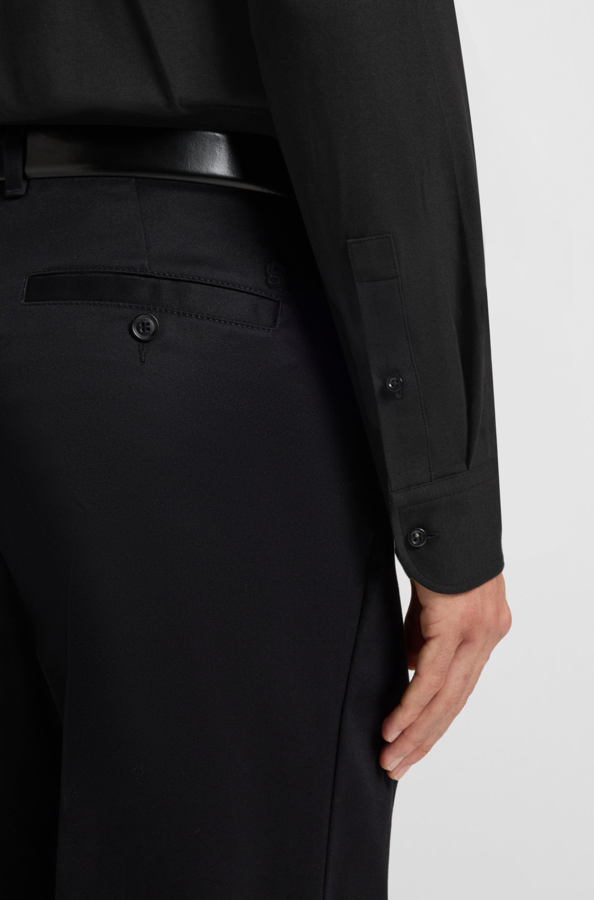 Camisa ajustada en algodón elastizado con efecto melange