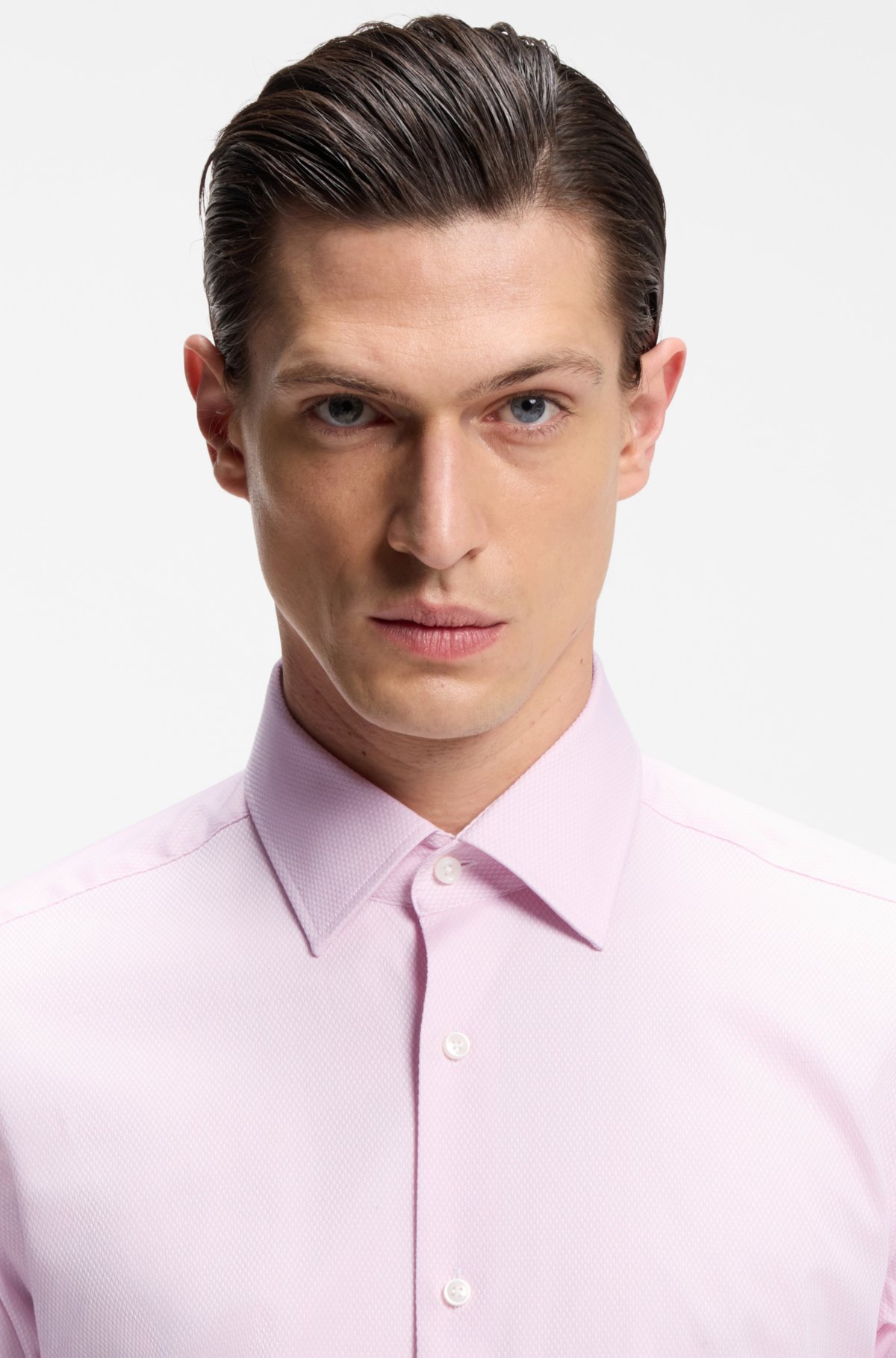 Camisa de corte regular con efecto antiarrugas en tejido de algodón elástico dobby