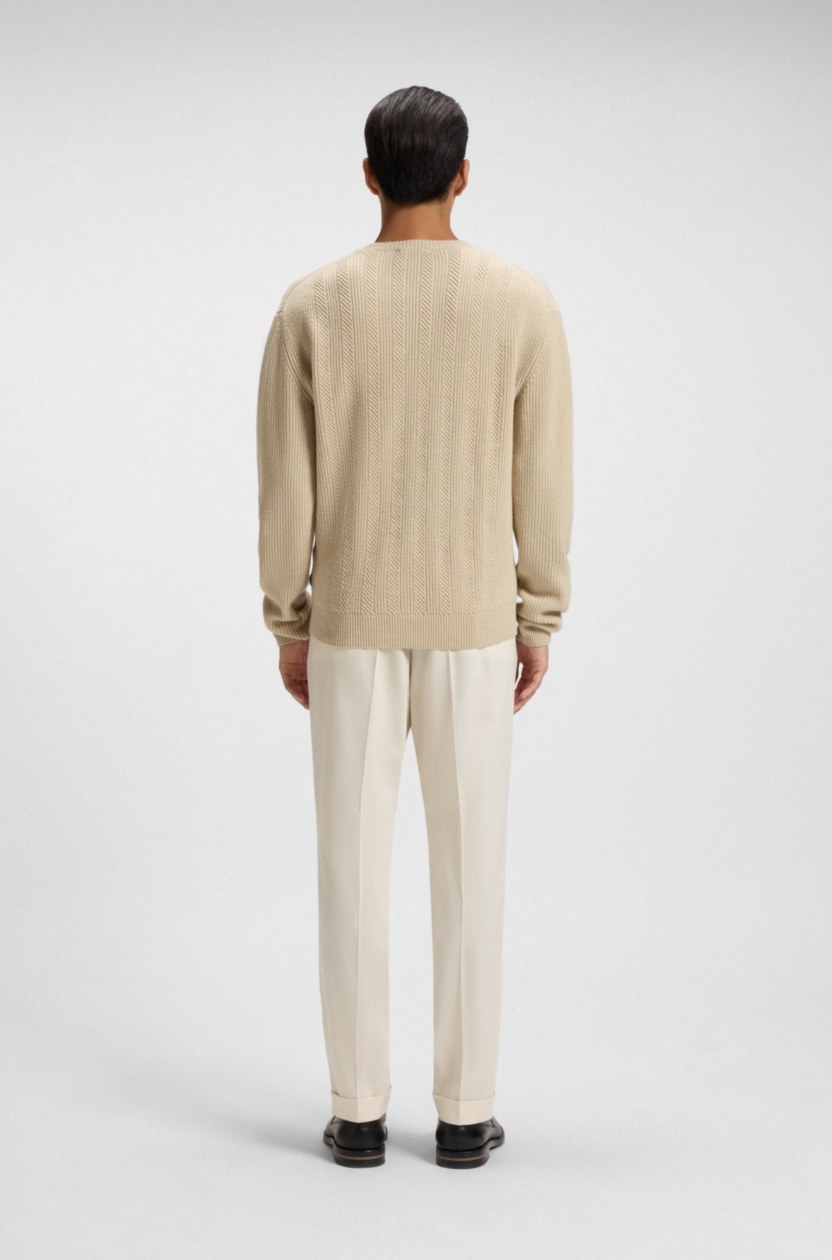 Sudadera de lana y cashmere con estructuras mixtas