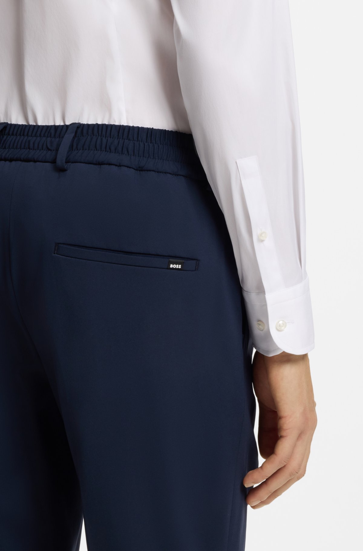 Camisa ajustada de algodón con mezcla de poplin, sin planchar