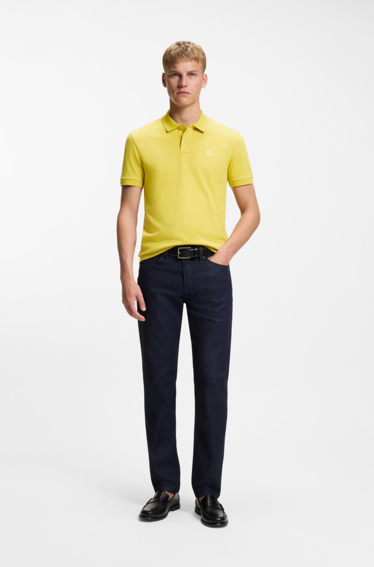 Camiseta de polo ajustada de algodón elástico con parche con logo