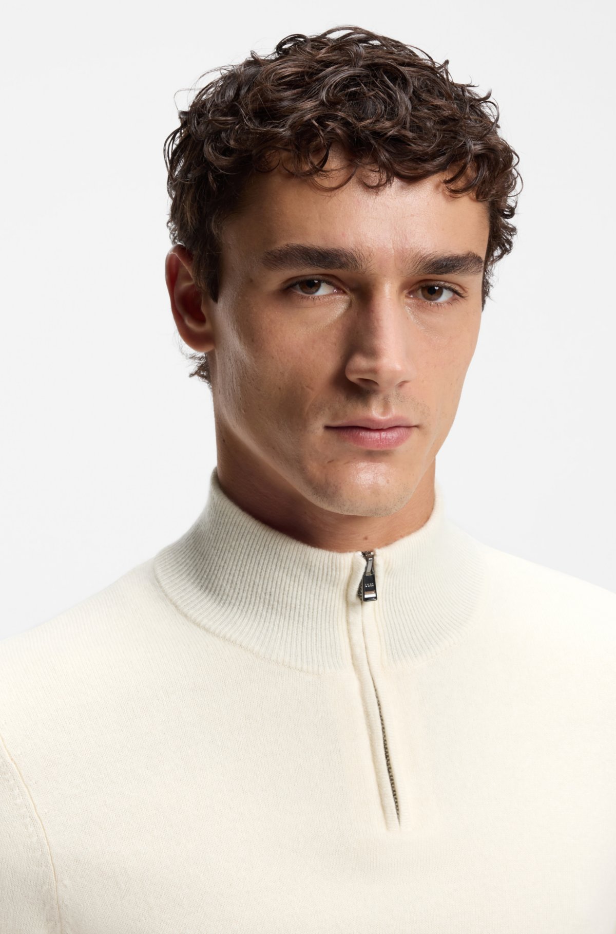 Sudadera de lana y cashmere con cuello de cremallera
