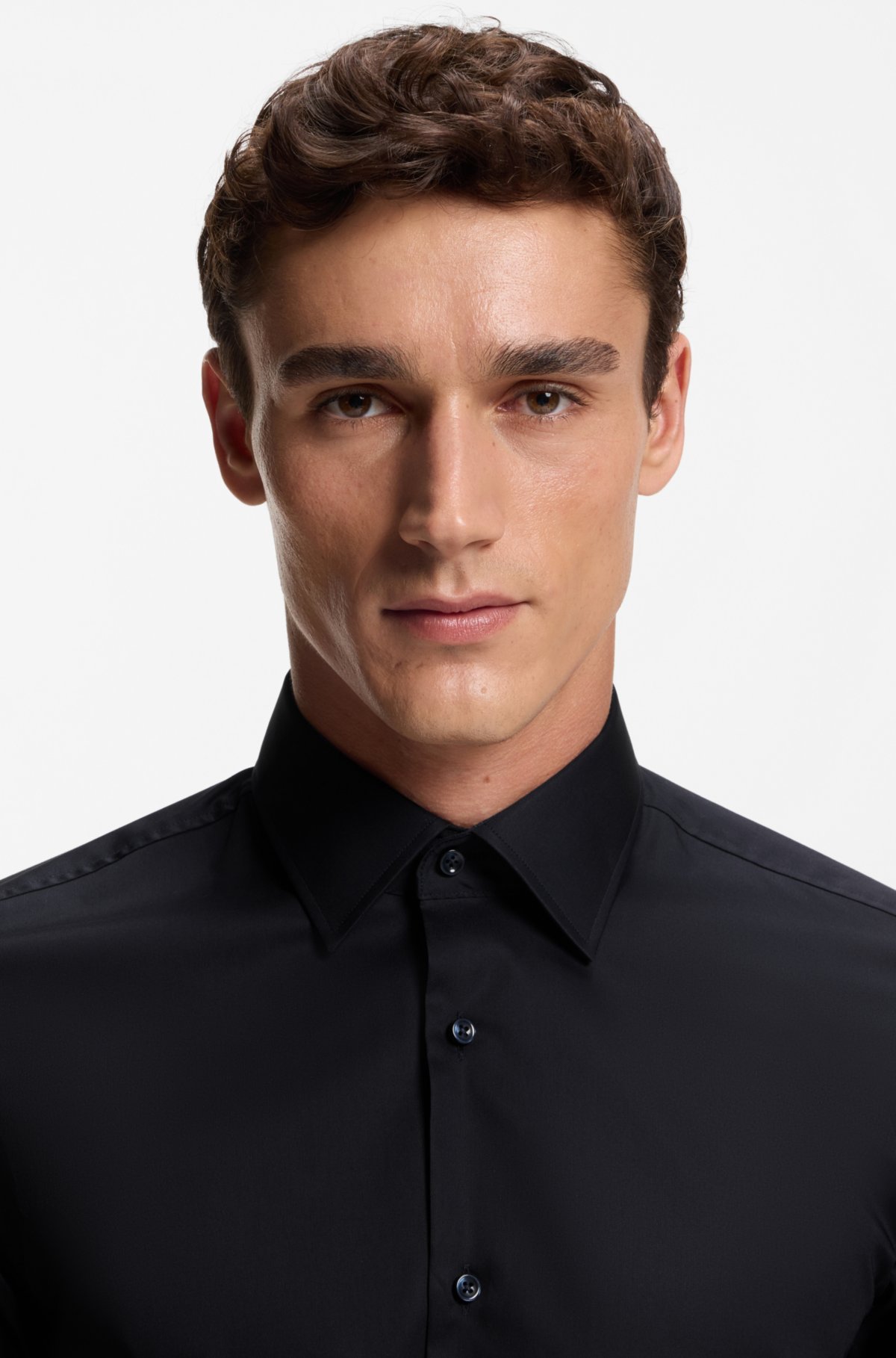 Camisa de corte delgado con fácil planchado en poplin de algodón