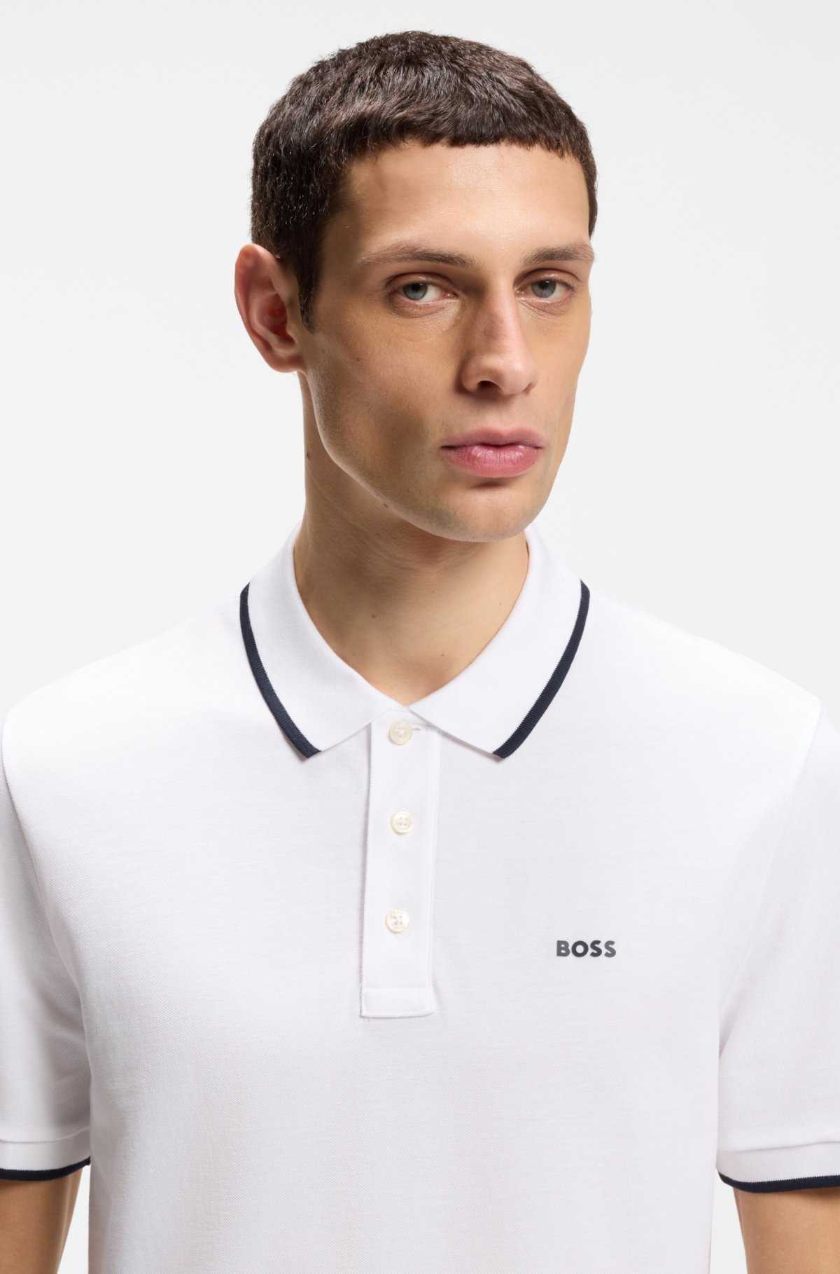 Camiseta de piqué de algodón con remaches contrastantes