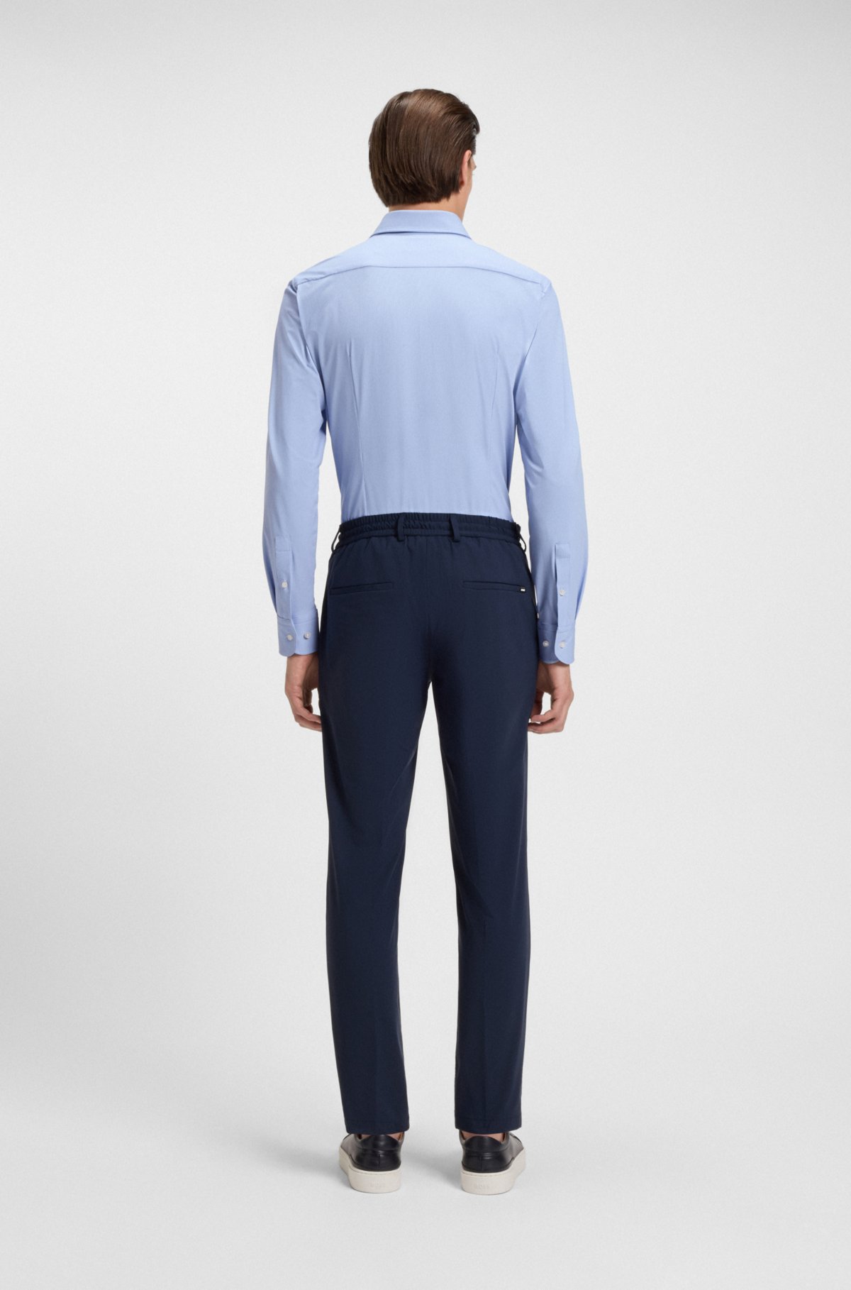 Camisa ajustada en jersey estructurado con elasticidad de rendimiento