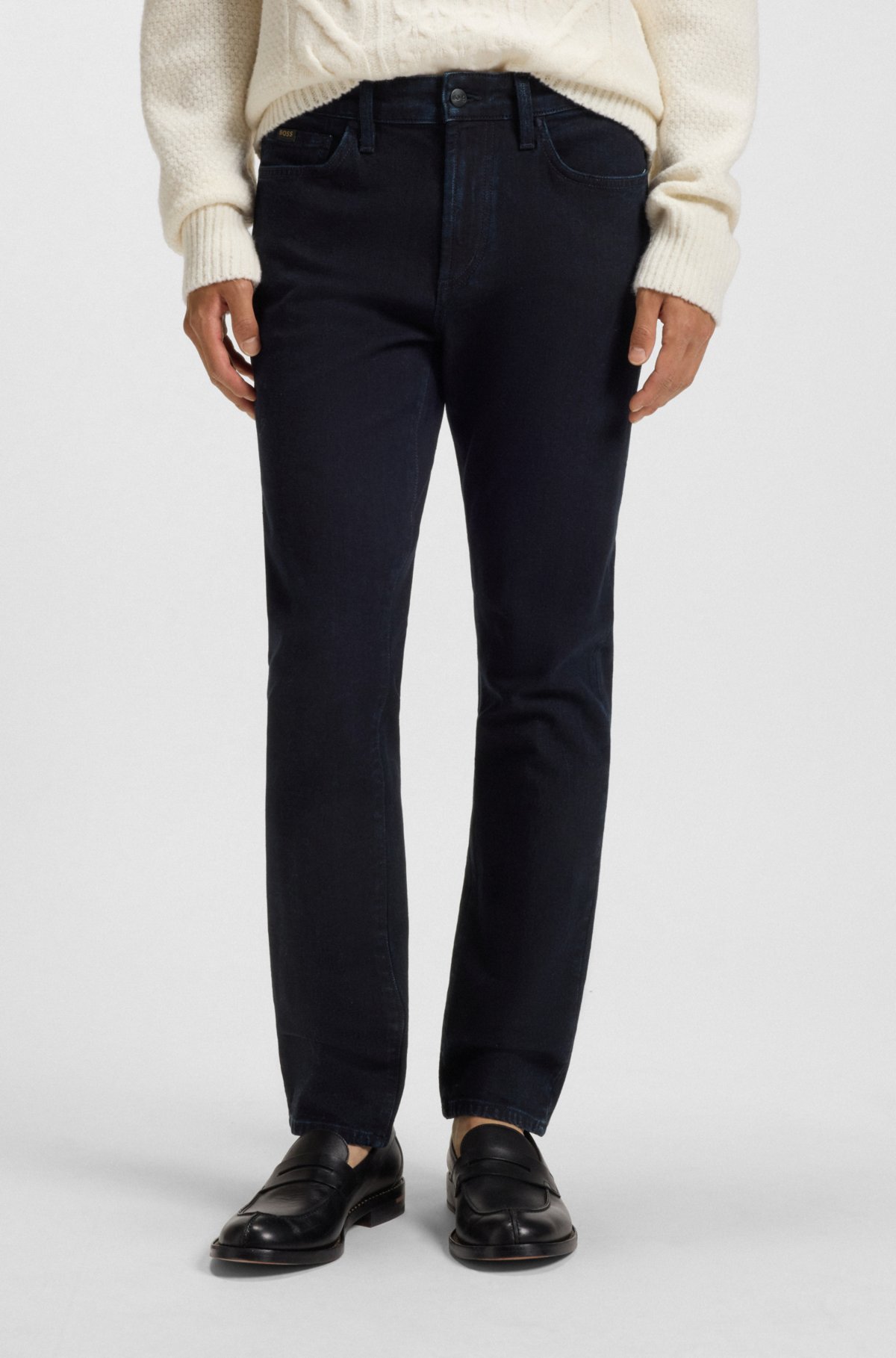 Pantalones vaqueros azules ajustados en denim elástico cómodo