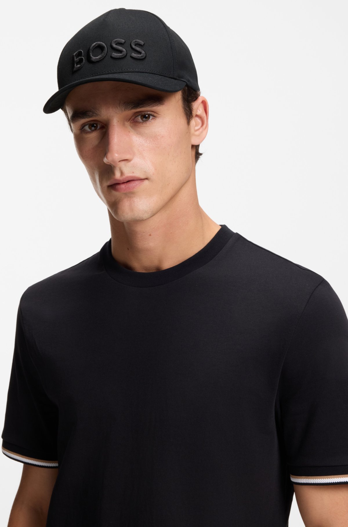 Gorra con logotipo bordado en tela de algodón