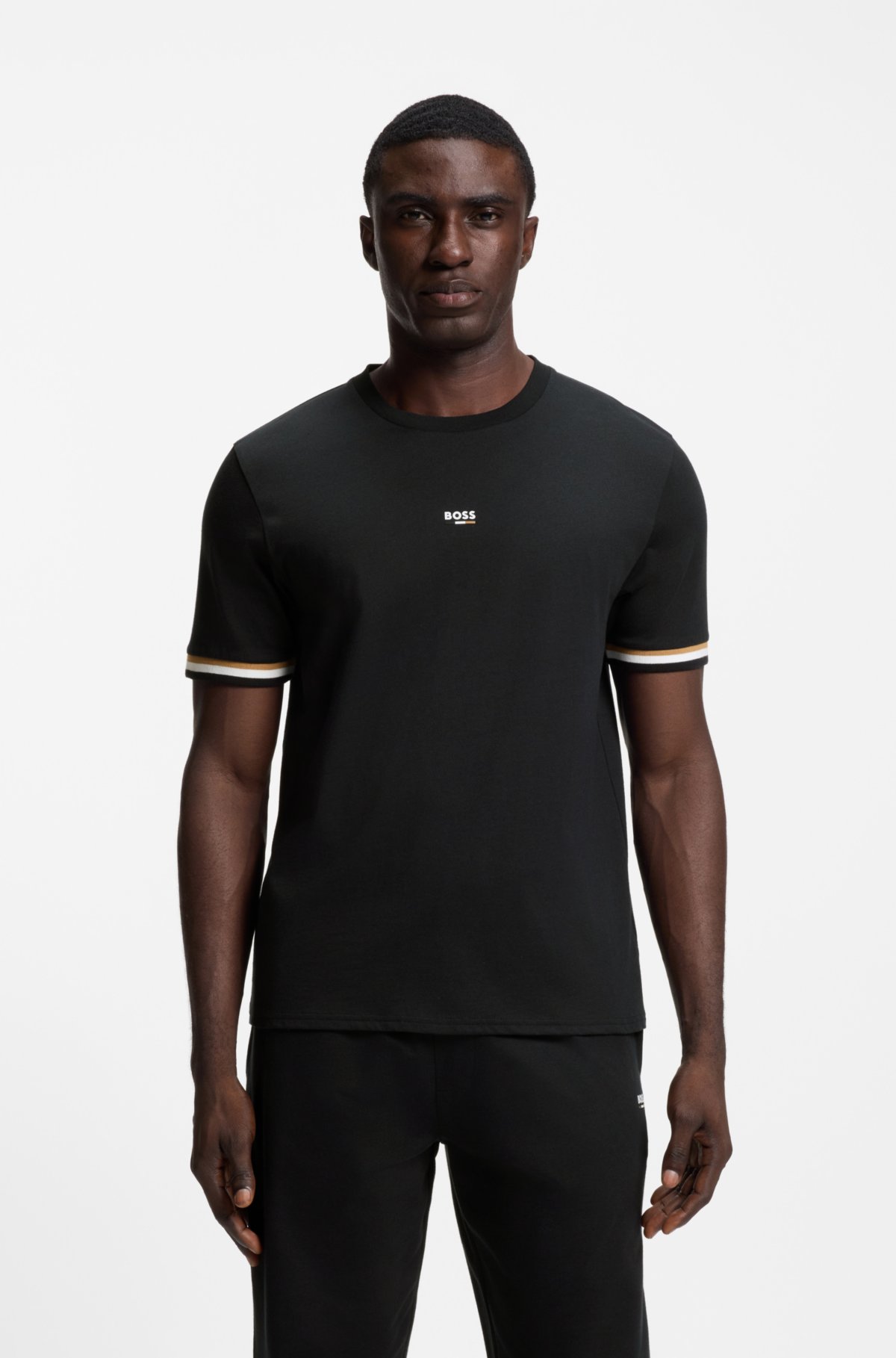 Camiseta de mezcla de algodón con logo y rayas características