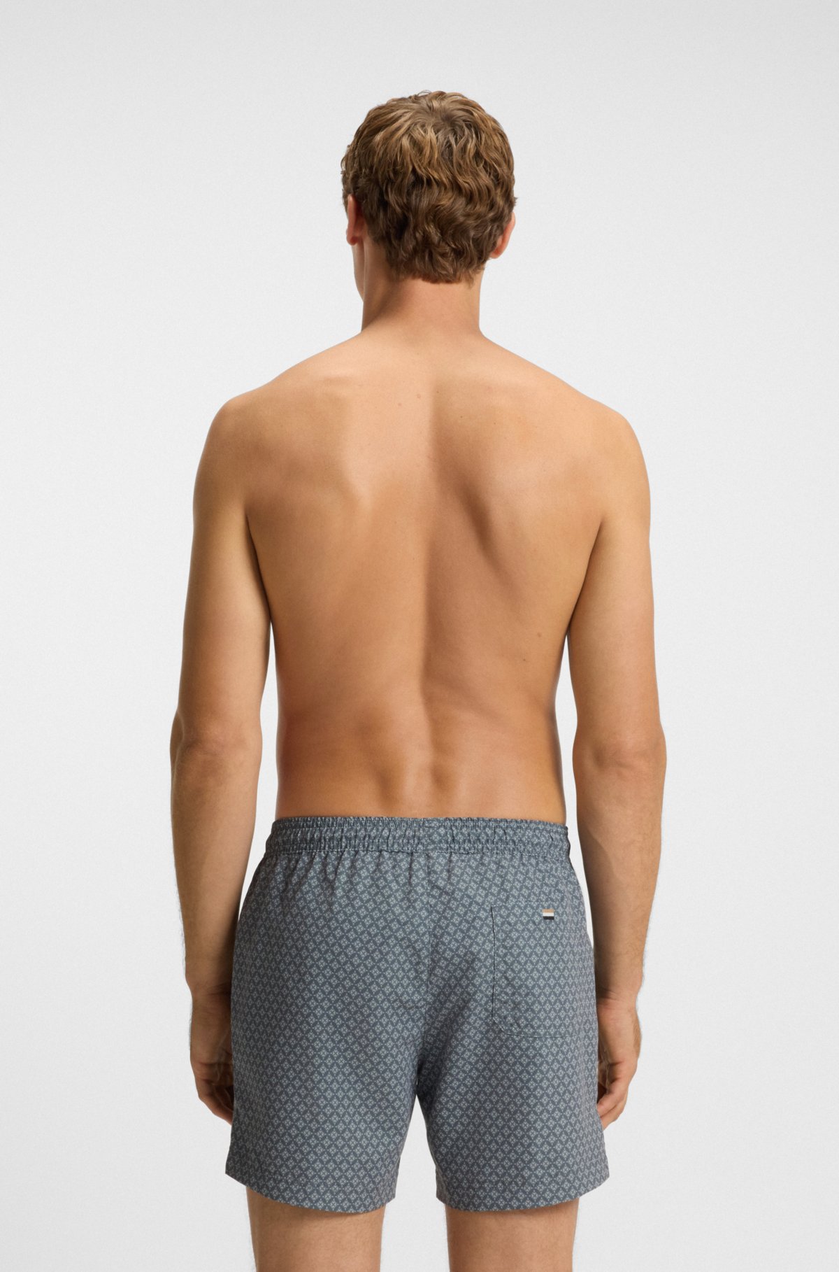 Bermudas de baño con estampado micro y parche con logotipo