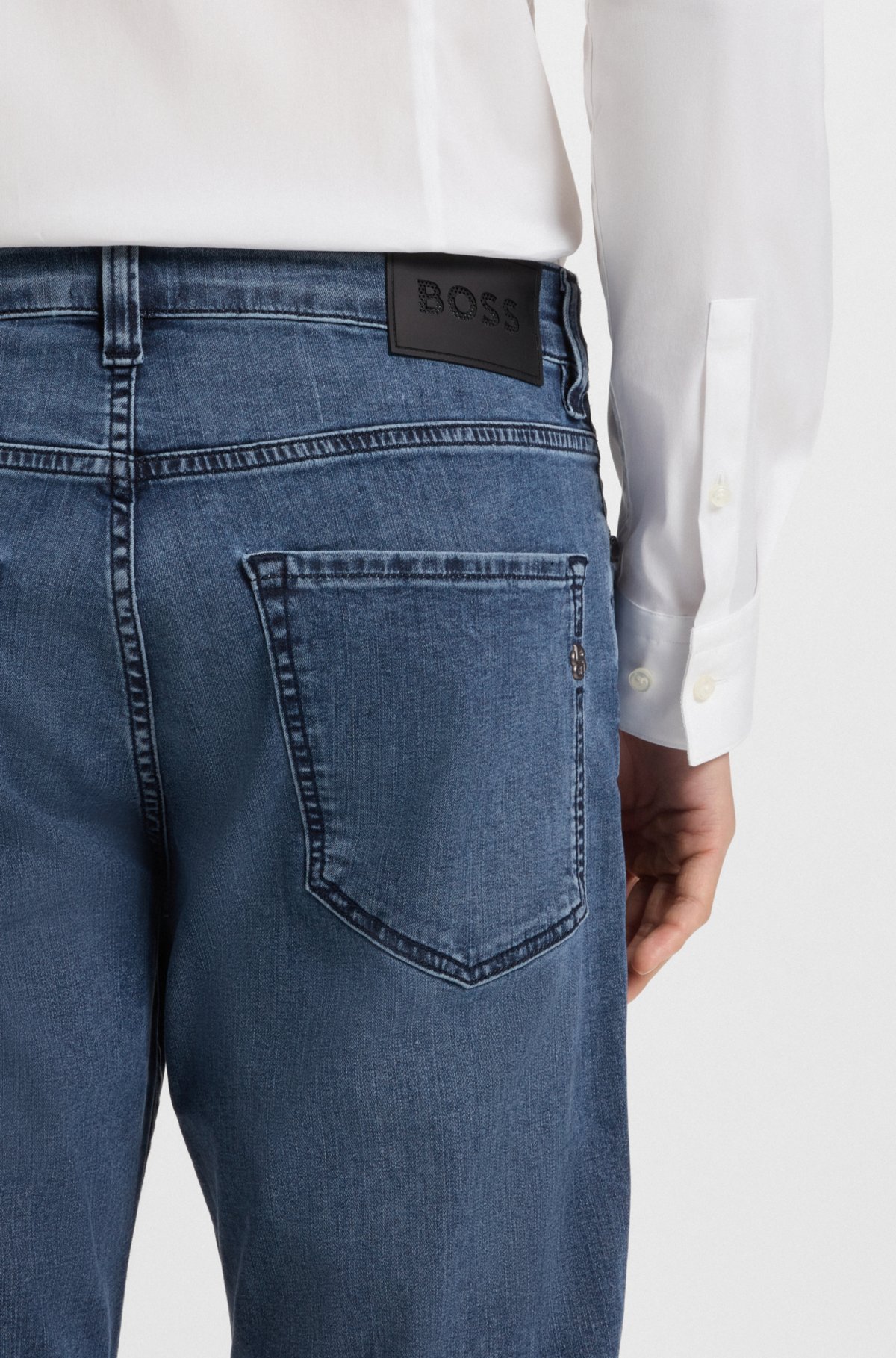 Pantalones vaqueros regulares de Maine en denim de rendimiento